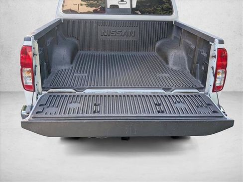 Used 2016 Nissan Frontier SV RWD image 7