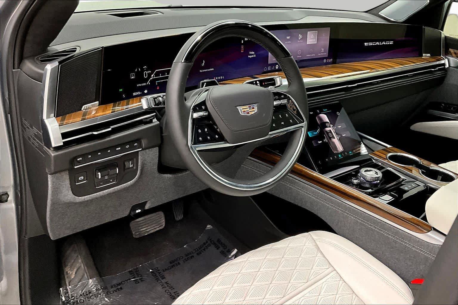 Used 2025 Cadillac Escalade Sport Platinum w/ LPO, Floor Liner Package AWD/4WD image 17