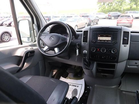Used 2015 Mercedes-Benz Sprinter 2500 image 23