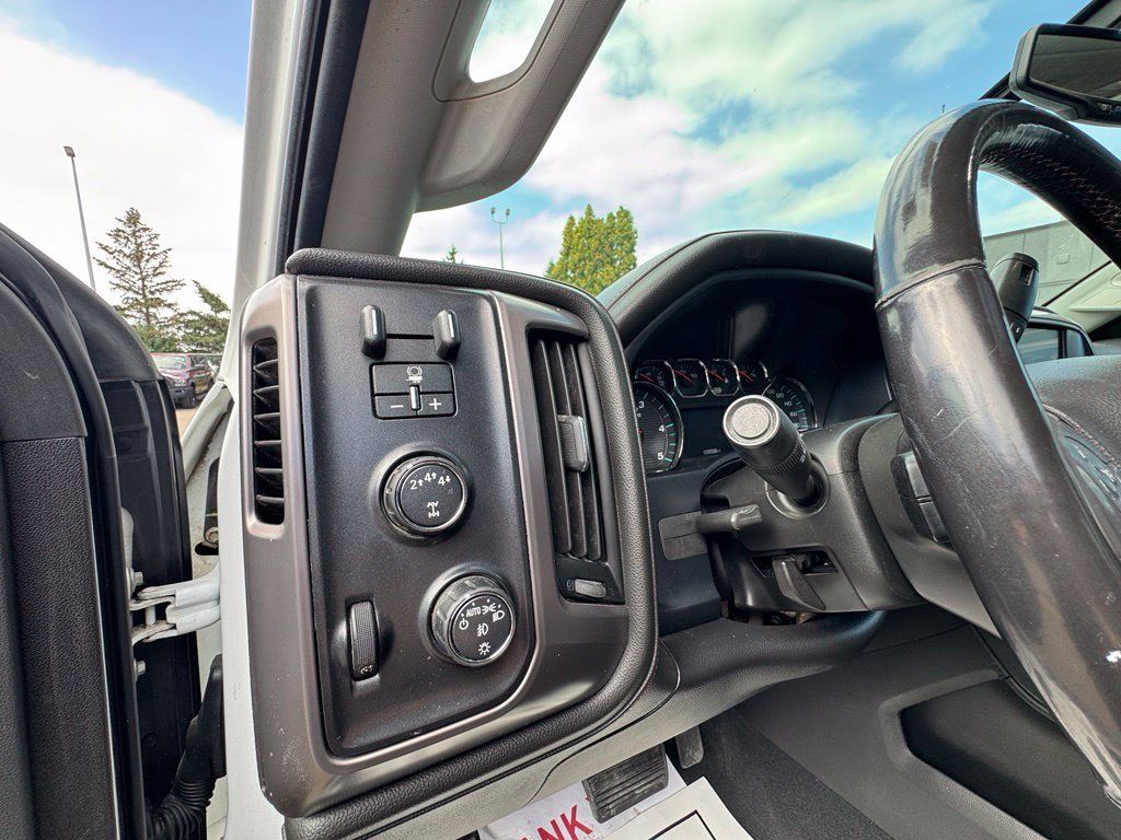 Used 2019 GMC Sierra 2500 SLT w/ All Terrain HD Package AWD/4WD image 20