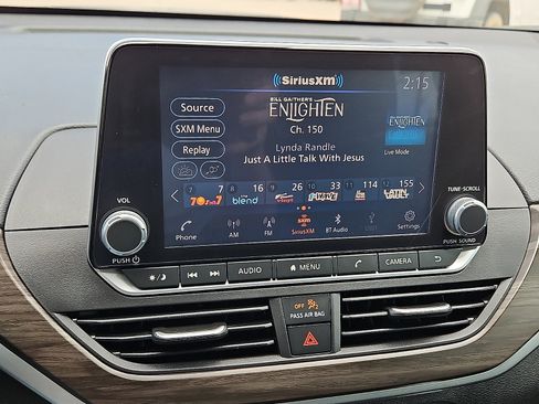 Used 2025 Nissan Altima 2.5 SV FWD image 15