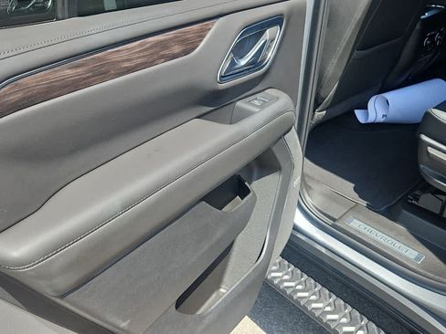 Used 2024 Chevrolet Tahoe Z71 w/ Luxury Package AWD/4WD image 19