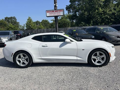 Used 2018 Chevrolet Camaro LT RWD image 3