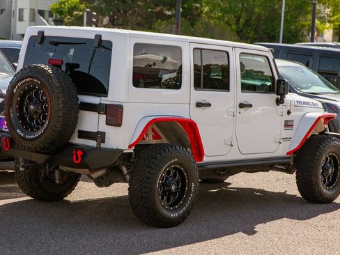 Used 2016 Jeep Wrangler Unlimited Rubicon AWD/4WD image 5