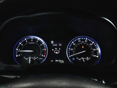 Used 2019 Toyota Highlander SE AWD/4WD image 30