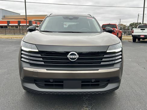 New 2026 Nissan Kicks SV w/ SV Premium Package image 2