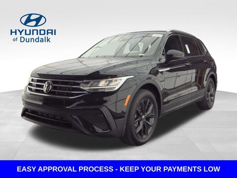 Used 2022 Volkswagen Tiguan SE image 1