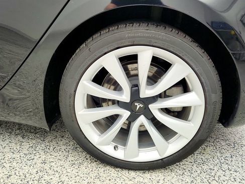 Used 2018 Tesla Model 3 Mid Range image 9