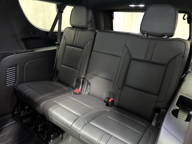 Used 2023 Chevrolet Suburban RST w/ Sport Performance Package AWD/4WD image 15