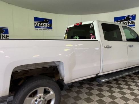 Used 2017 Chevrolet Silverado 2500 W/T AWD/4WD image 2