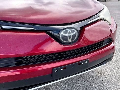 Used 2018 Toyota RAV4 XLE w/ Plus Extra Value Package image 33