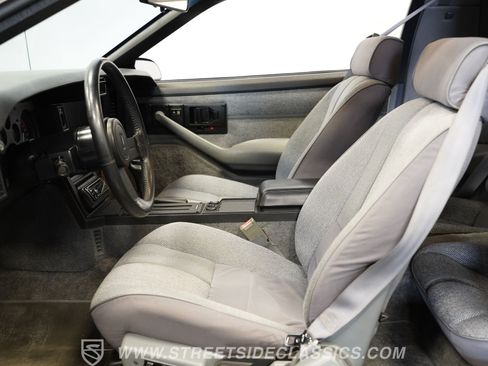 Used 1989 Chevrolet Camaro IROC-Z RWD image 3