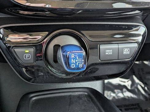 Used 2022 Toyota Prius LE image 12