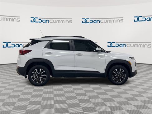 Used 2023 Chevrolet TrailBlazer ACTIV w/ Technology Package image 9