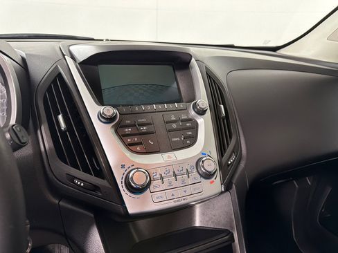 Used 2017 Chevrolet Equinox LS FWD image 16