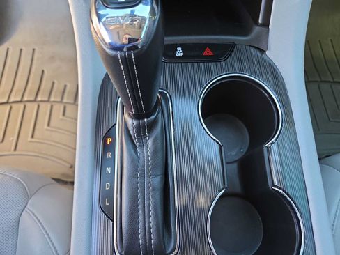Used 2019 GMC Acadia SLT AWD/4WD image 25