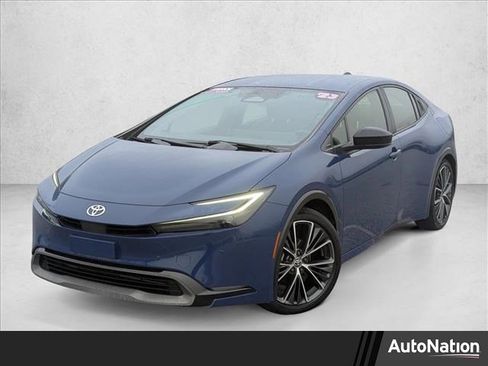 Used 2023 Toyota Prius XLE image 1