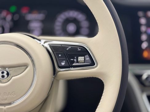 New 2025 Bentley Flying Spur Plug-In Hybrid image 6