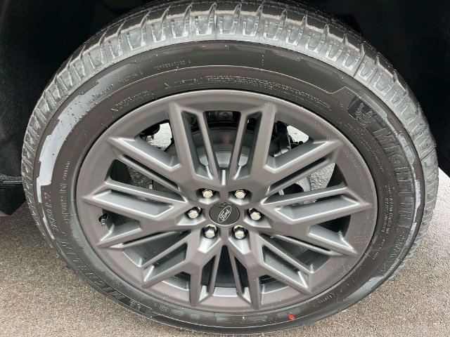 New 2027 Ford Expedition Platinum w/ Driver's Package AWD/4WD image 11