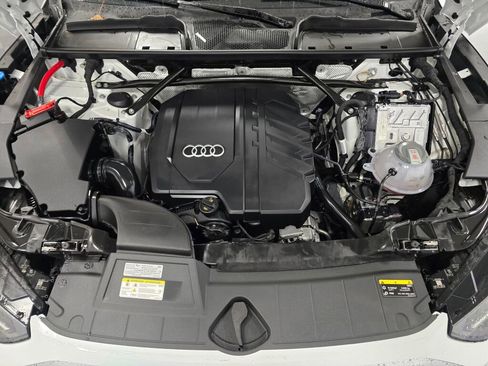 Certified 2025 Audi Q5 2.0T Premium Plus image 10
