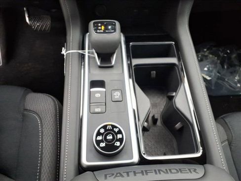 New 2025 Nissan Pathfinder SV image 14