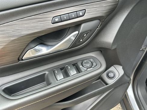 Used 2019 GMC Terrain SLT w/ Preferred Package FWD image 17