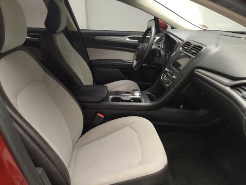 Used 2020 Ford Fusion SE w/ Equipment Group 151A FWD image 21