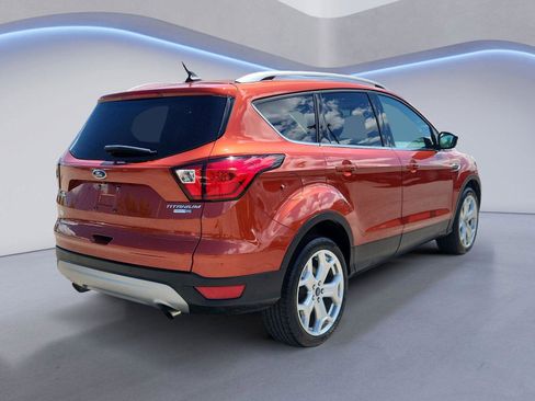 Used 2019 Ford Escape Titanium AWD/4WD image 3