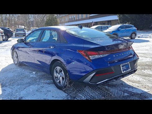 Certified 2025 Hyundai Elantra SE image 6