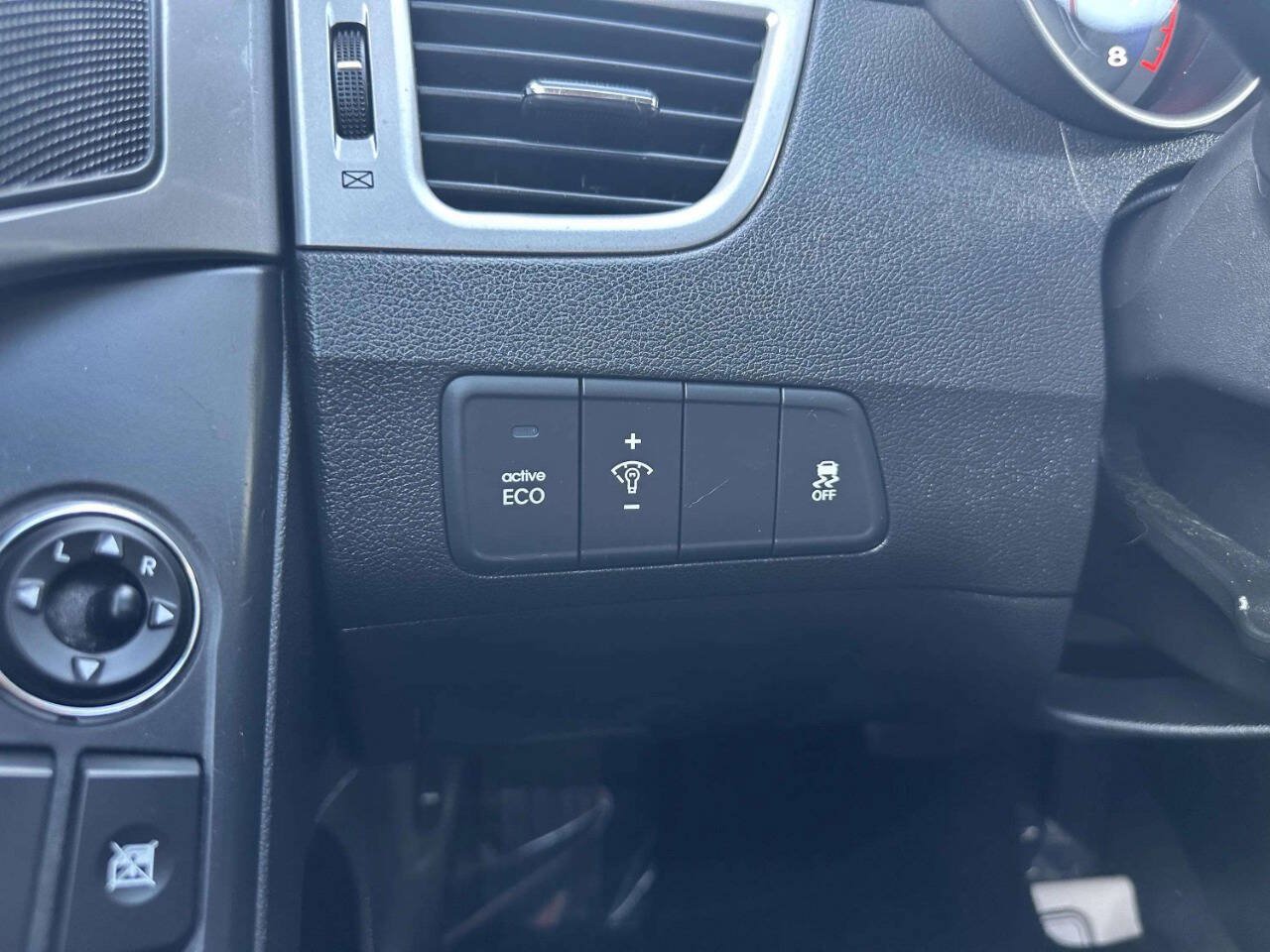 Used 2013 Hyundai Elantra Limited w/ Technology Pkg FWD image 26