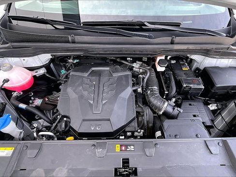 Certified 2024 Kia Carnival SX Prestige image 9