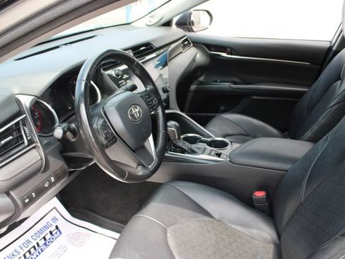 Used 2019 Toyota Camry XSE w/ Navigation Package FWD image 9