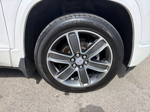 Used 2019 GMC Acadia Denali w/ Technology Package AWD/4WD image 30
