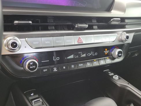 Used 2025 Kia Telluride S FWD image 28