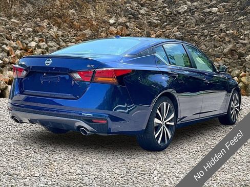 Used 2022 Nissan Altima 2.5 SR FWD image 2