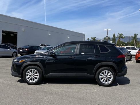 Certified 2025 Toyota Corolla Cross LE image 2