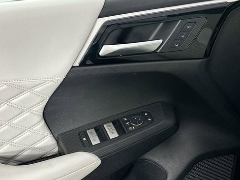 Used 2023 Mitsubishi Outlander SEL AWD/4WD image 24