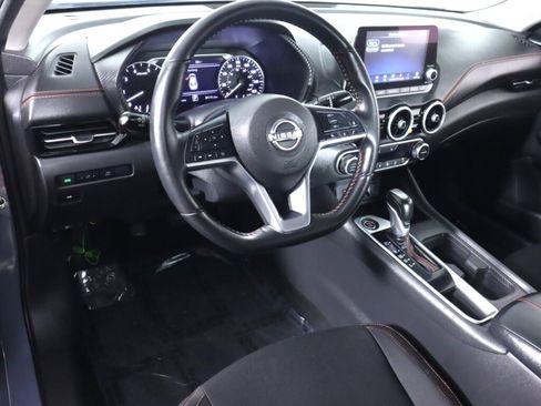 Used 2025 Nissan Sentra SR FWD image 9