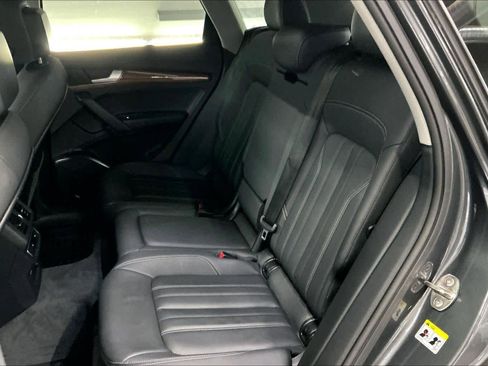 Used 2023 Audi Q5 2.0T Premium w/ Convenience Package image 28