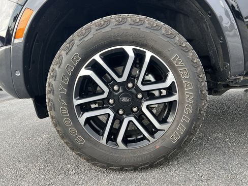 Used 2024 Ford Ranger Lariat w/ FX4 Off-Road Package image 12