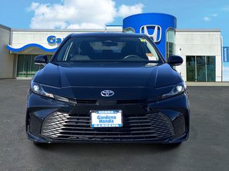 Used 2025 Toyota Camry SE video 2
