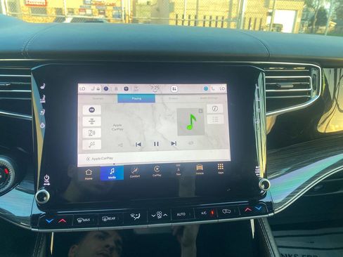 Used 2022 Jeep Wagoneer Series II AWD/4WD image 30