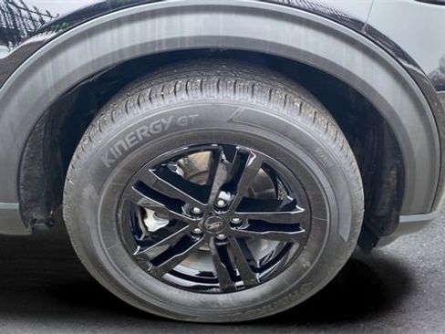 Used 2022 Ford Explorer XLT w/ Equipment Group 202A image 18