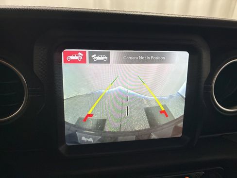 Used 2021 Jeep Wrangler Unlimited Sahara w/ Dual Top Group image 17