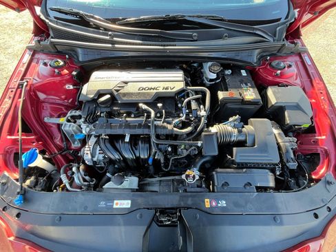 Used 2025 Hyundai Elantra SEL image 31