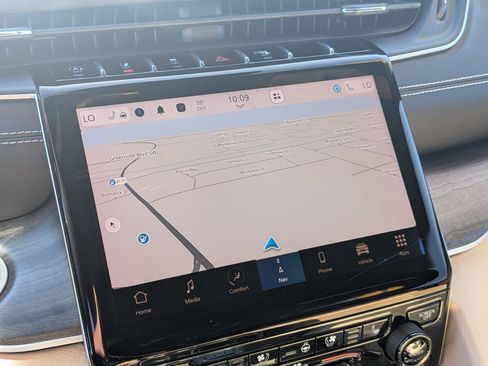 Certified 2023 Jeep Grand Cherokee L Limited w/ Luxury Tech Group II image 20