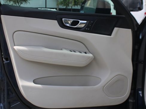 Used 2022 Volvo XC60 T8 Inscription Expression w/ Advanced Package image 8