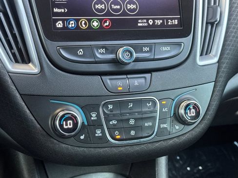 Used 2022 Chevrolet Malibu LT FWD image 18