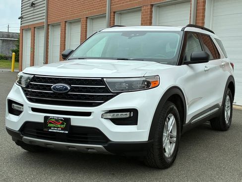 Used 2021 Ford Explorer XLT w/ Equipment Group 202A AWD/4WD image 1