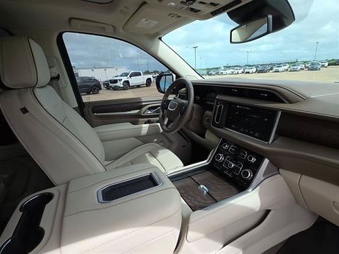 Used 2024 GMC Yukon XL Denali w/ Max Trailering Package AWD/4WD image 19